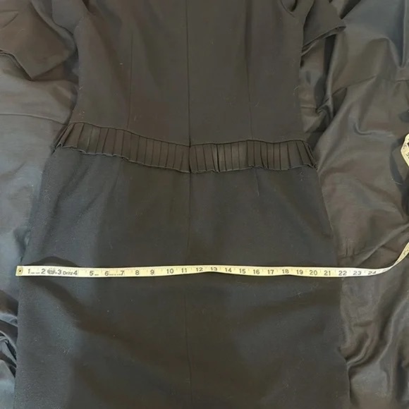 Vintage Carolina Herrera 100% wool dress with rhinestone buttons sz 14 - Picture 10 of 11